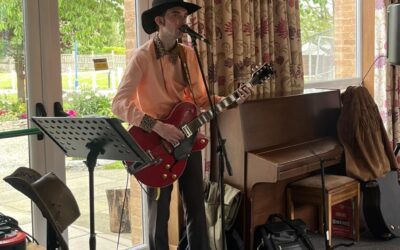 Paddy Johnson performs for Independence Day!